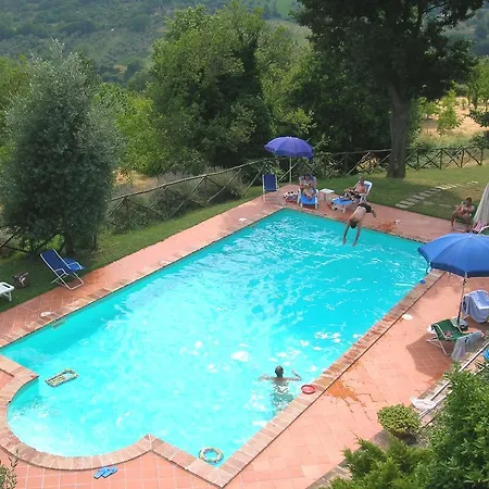 Agriturismo Podere Luchiano * Амелиа